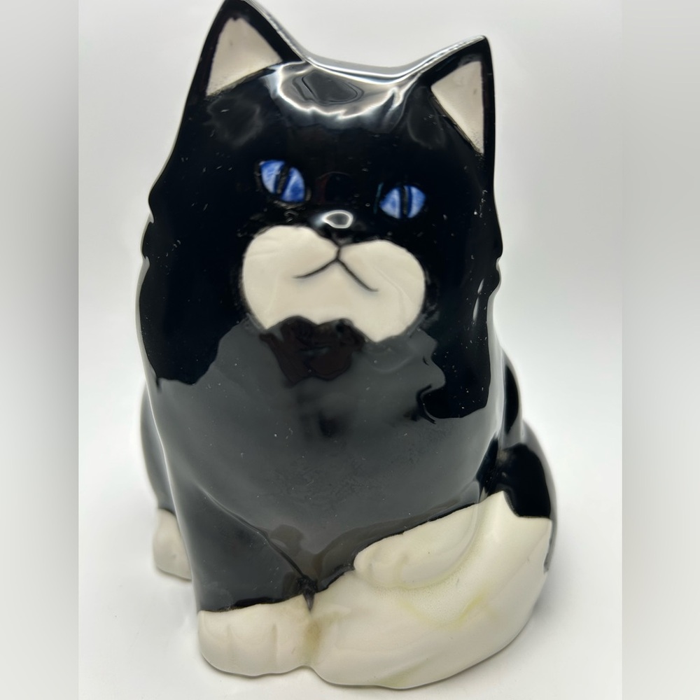 Vintage super cute whimsical  chubby, grumpy cat bank.